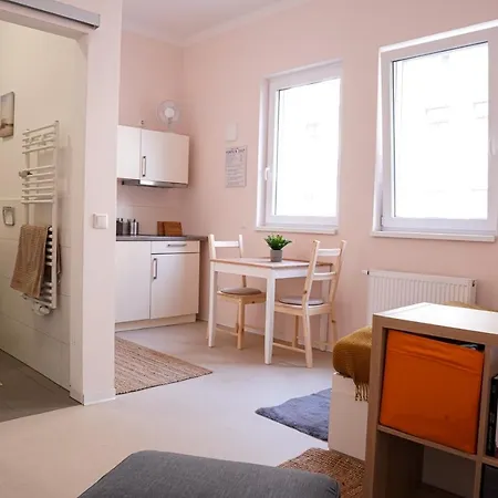 Fullhouse - - S1 - Elevator - Smarttv - Nespresso Apartment *