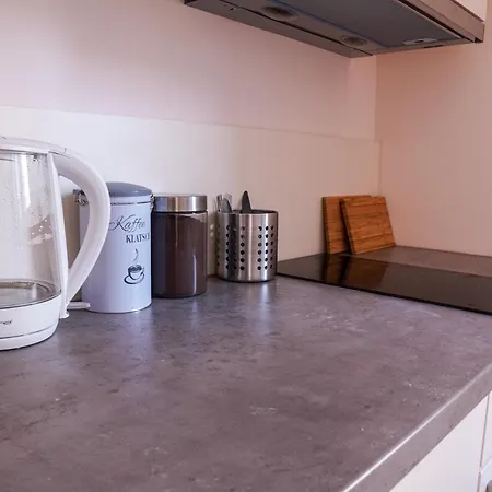 Fullhouse - - S1 - Elevator - Smarttv - Nespresso Apartment